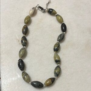 NWOT Serpentine & pearl necklace
